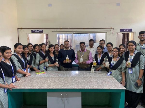 c0fdd009-9df0-436d-abef-9cb2c7104d3c